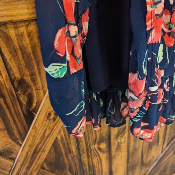 Robbie Bee womens dress size medium navy blue floral empire waist in GUC - Picture 6 of 6